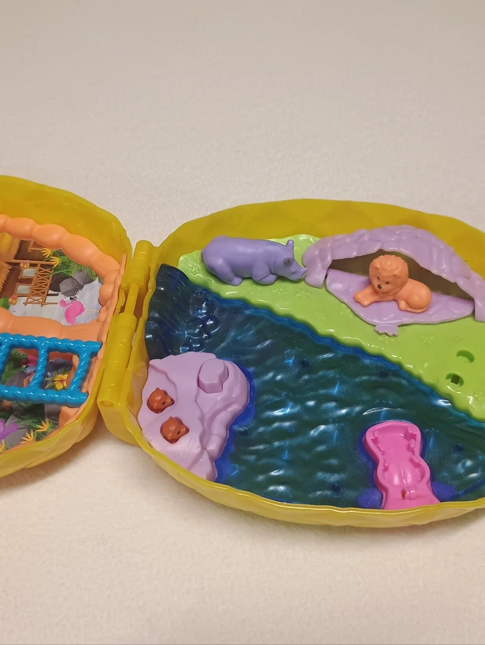 Mattel Polly Pocket Yellow Pineapple Purse Playset